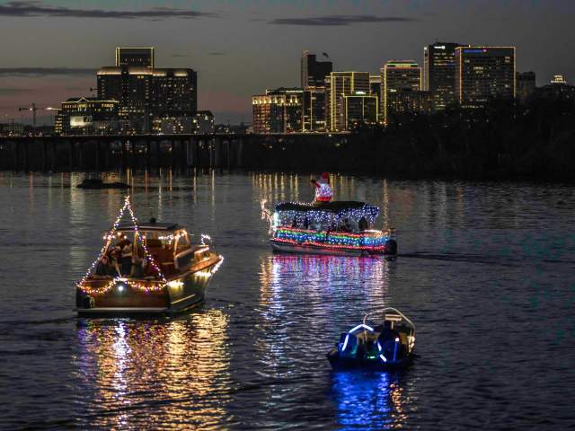 Boat Parade of Lights- Guide to Holiday Lights in Downtown Richmond- Dave Parrish Photography