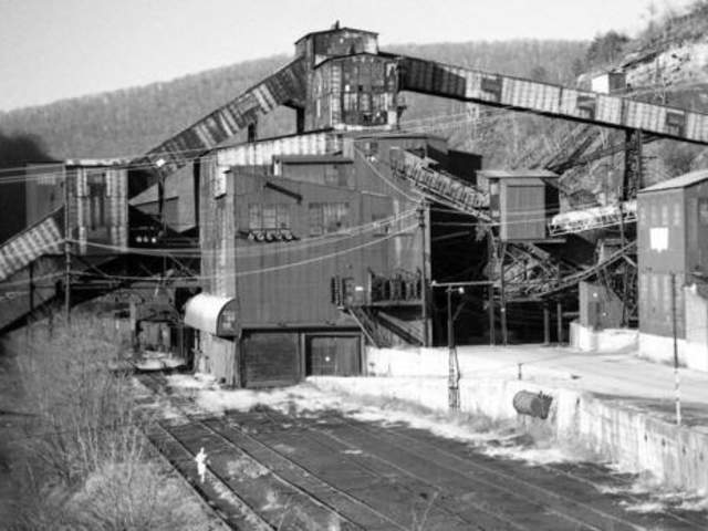 A jogger runs past the abandoned Glen Burn Breaker in Shamokin circa 1980.