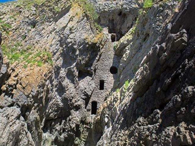 photo of culver hole in gower