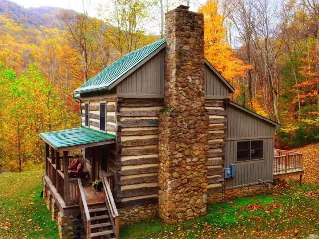 Cabins at Crabtree Falls