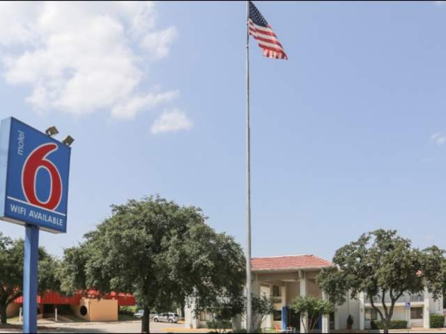 Motel 6 Dallas Addison