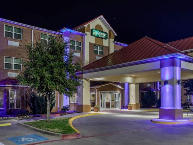 Quality Suites Addison-Dallas