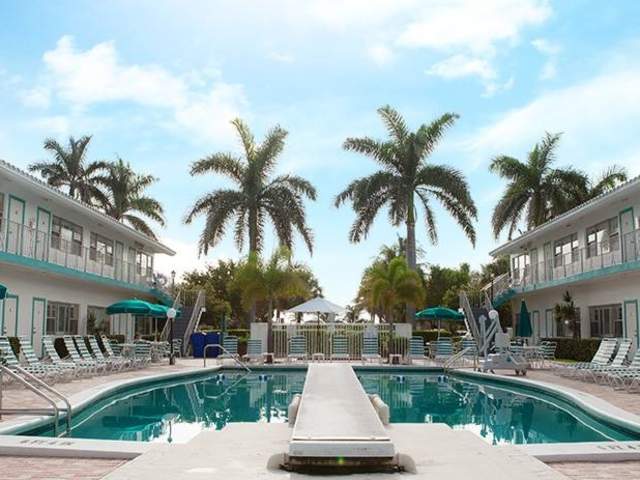 DRIFTWOOD BEACH CLUB