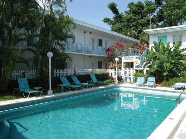 GREEN ISLAND INN