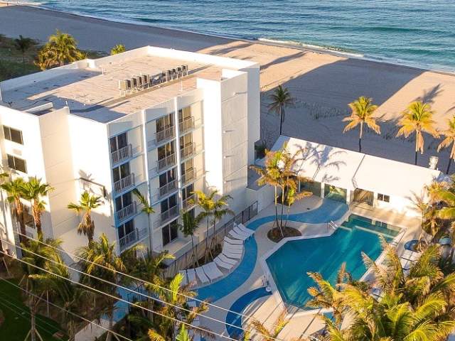PLUNGE BEACH RESORT