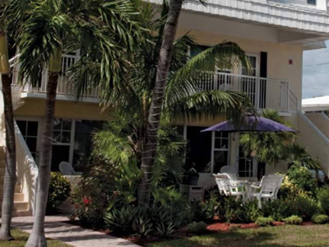 SEA SPRAY INN