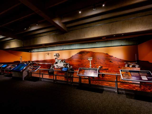 Discovering Mars: Robot Explorers