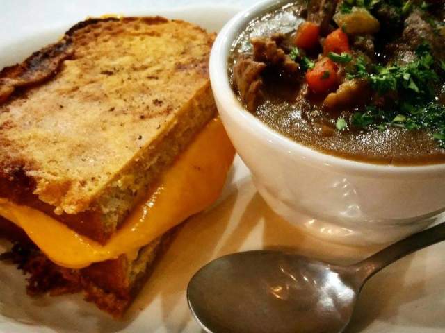 Maggie Meyers Irish Pub