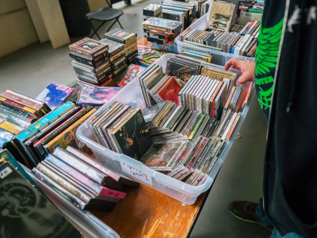Free Vintage & Vinyl Market