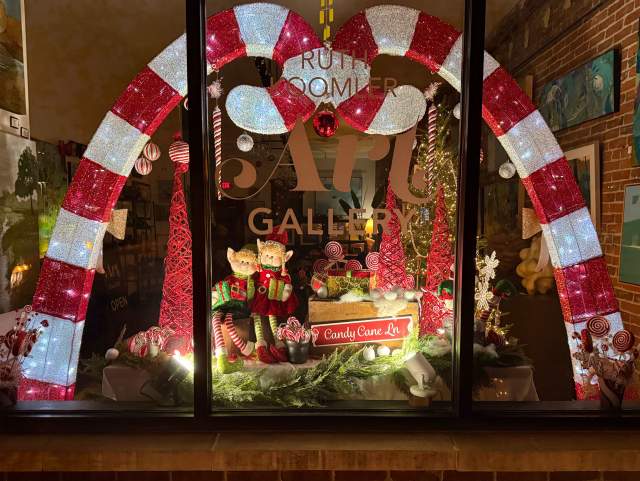 Merry & Bright: Downtown Fort Wayne Holiday Windows
