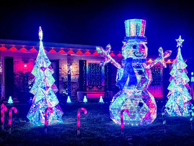 2025 Best Dazzling Holiday Houses