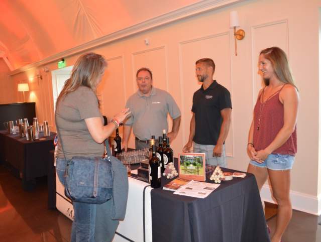 taking samples at the beer bloggers conference