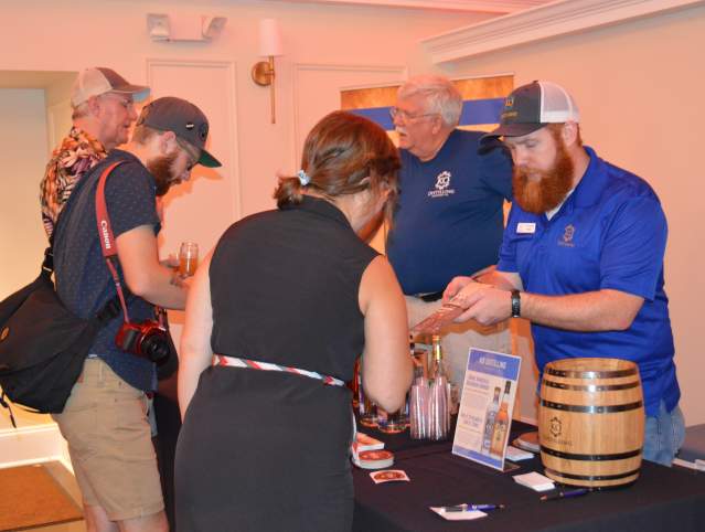 people tasting samples at the beer bloggers conference