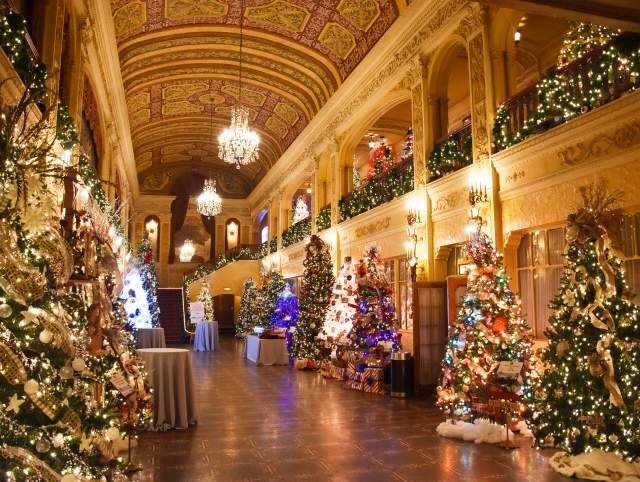 Celebrate the Holidays in Fort Wayne, Indiana