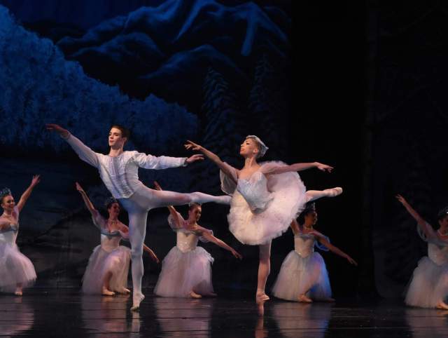 Fort Wayne Ballet Dancer, Marcia Hetrick, performing during the Swan Lake Show