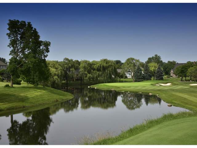 Photograph of a golf hole at Sycamore Hills Golf Course.