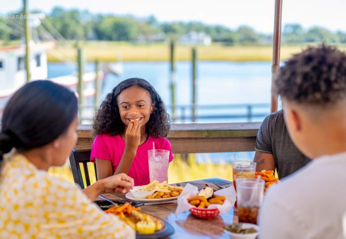 The Perfect 3-Day Brunswick Islands Itinerary (What to Do, Eat, & See)