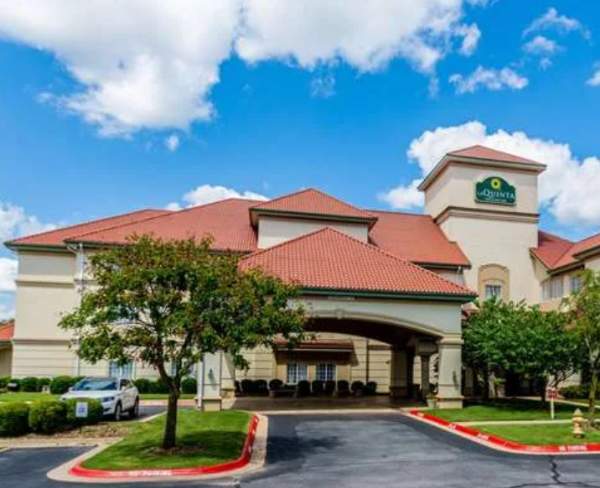 La Quinta Inn & Suites