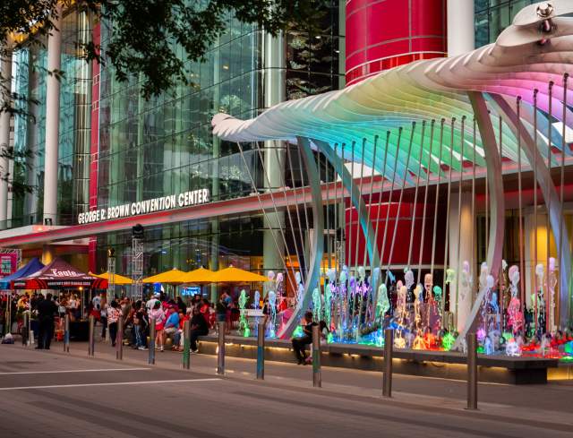 Party on the Plaza: A Night of Music and Fun