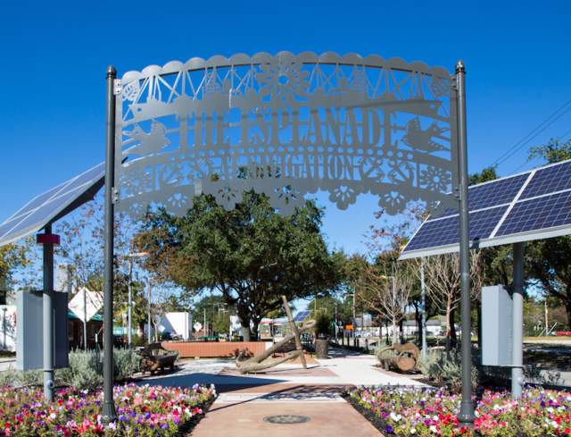 Farmers Market on Navigation