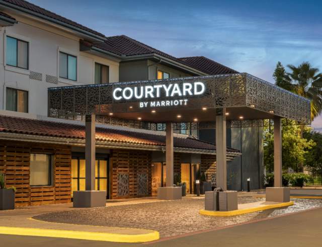 Courtyard by Marriott Houston Rice University