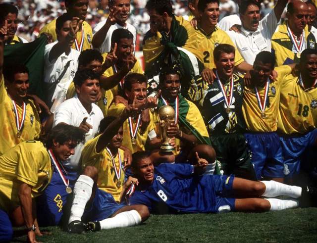 Fútbol Season: MNF Screenings | Betirri