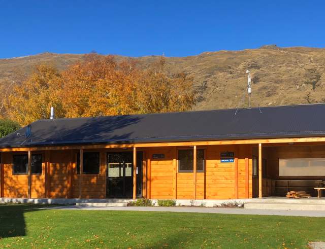 Kingston TOP 10 Holiday Park