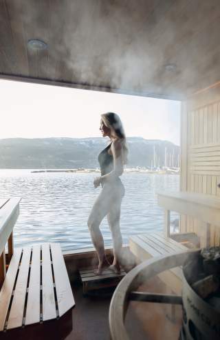 Sauna_Room_at_Loyly_Floating_Sauna_2_