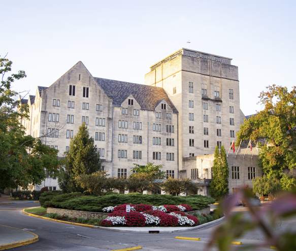 Front view of the Memorial Union IU