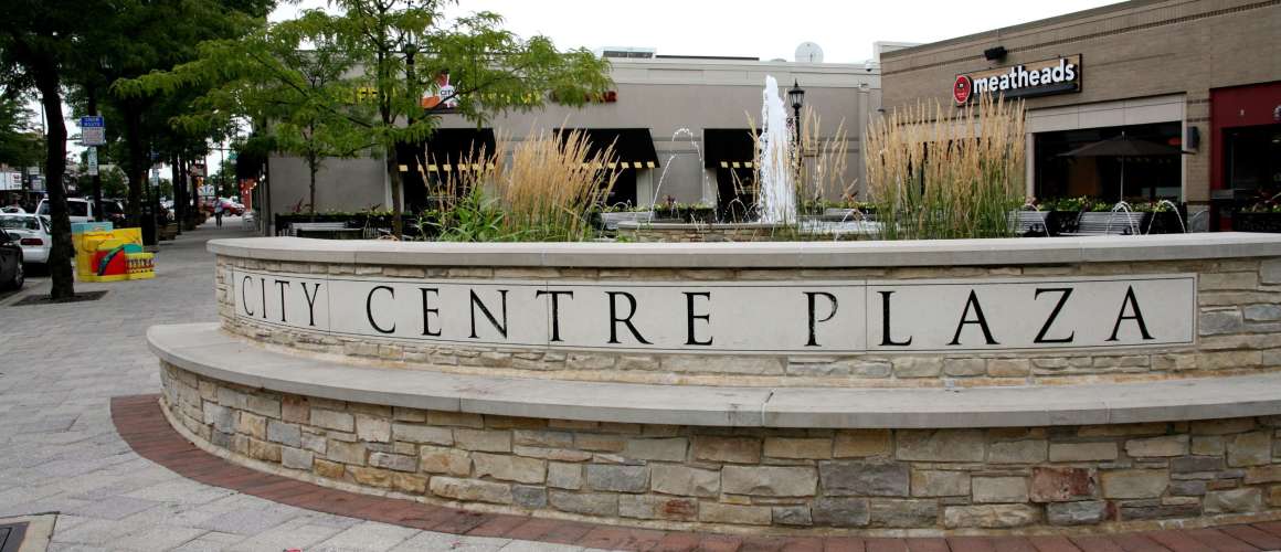 Elmhurst City Centre Plaza Sign