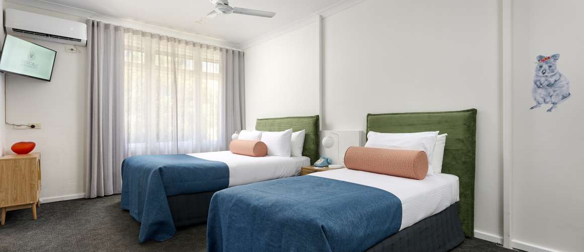 Baileys Parkside Motel