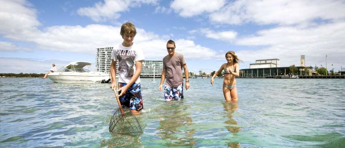 Crabbing in Mandurah