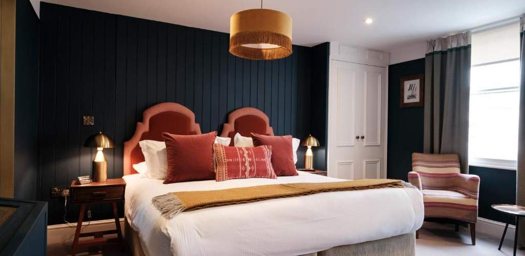 Guest room at The White Star Tavern