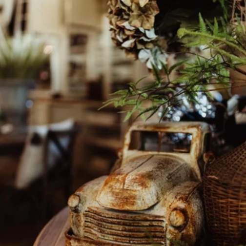 Chandelier Barn Market Country Christmas