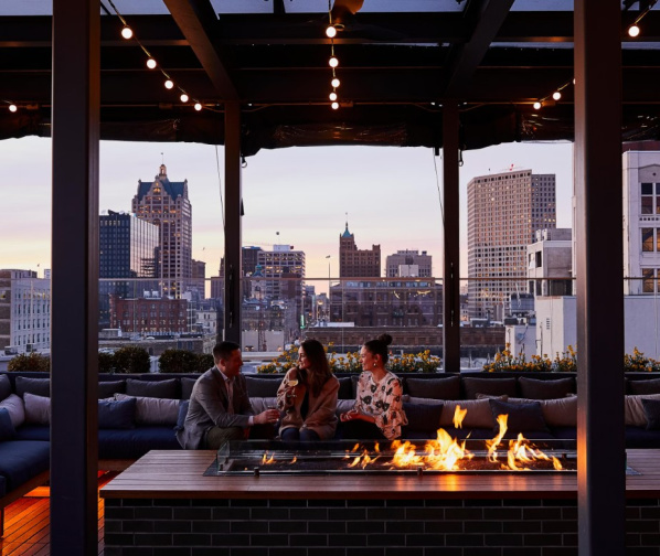 5 Places for Outdoor Dining and Drinks in Milwaukee This Fall