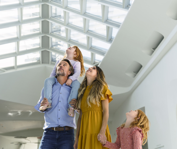 Familes looking around the Milwaukee Art Museum
