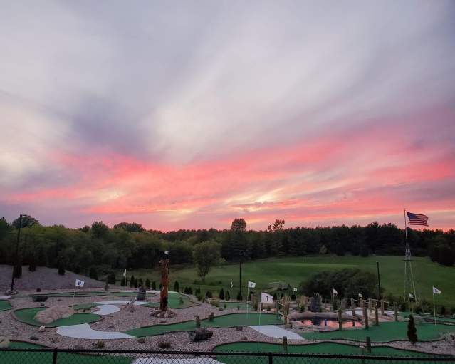 Sunset Hills Golf Course & Driving Range