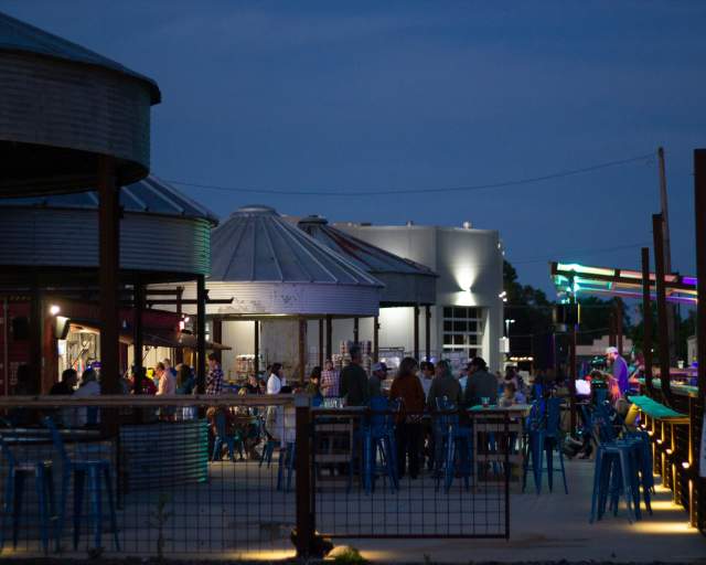Obscurity Brewing Elburn Outside Patio