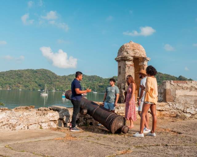 Tour group at Santiago castle ruins at Portobelo