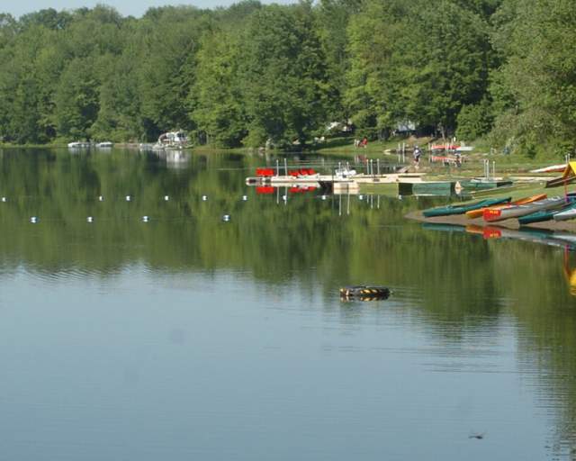 Poconos Keen Lake Camping Cottage Resort lake