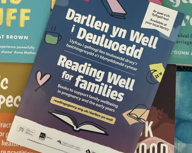 Reading Well for Families / Darllen yn Well i Deuluoedd