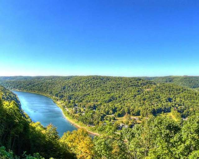 Brady's Bend Overlook