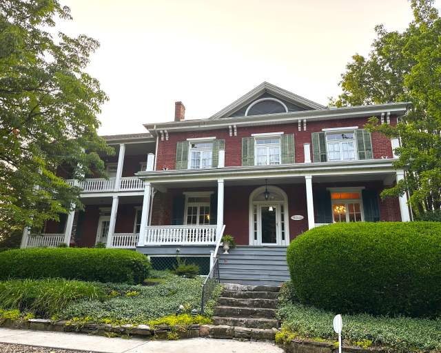 Brookmere Winery and Vineyard Inn