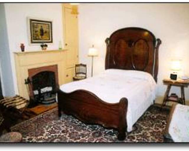 The Noon-Collins Inn