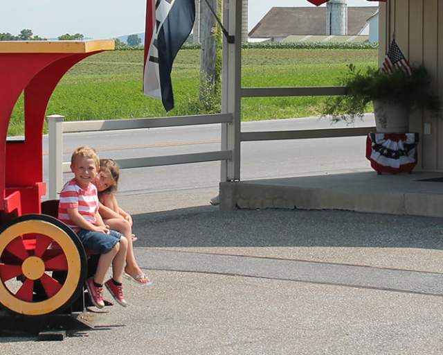 Choo Choo Barn - Traintown USA