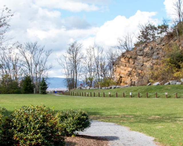 Chimney Rocks Park