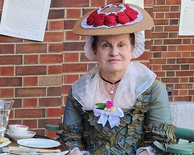 Meet Elizabeth Oswald Chew