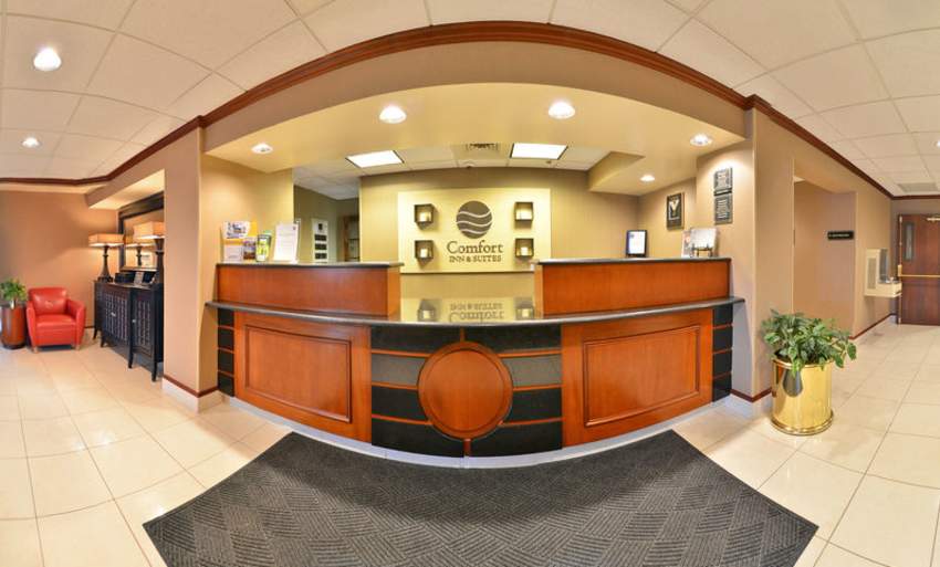 Comfort Inn & Suites Newark