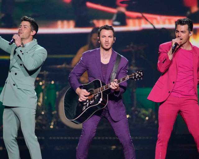 Jonas Brothers - Jonas20: Living the Dream Tour