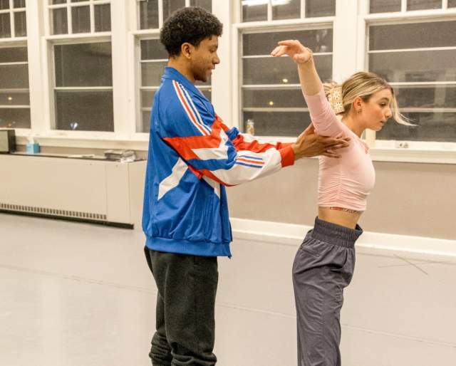 Adult Modern Contemporary Dance